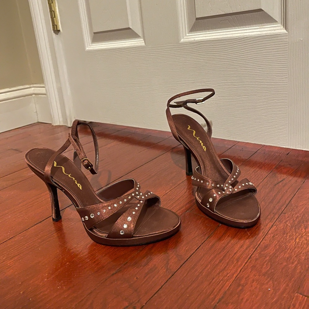NEW Nina Ankle Strapped High Heels